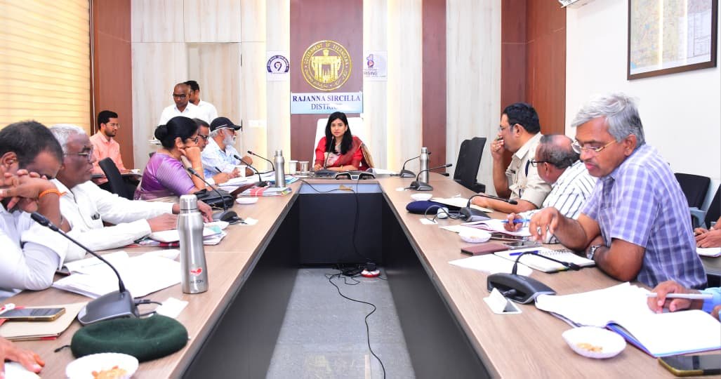 మొక్కలు నాటే లక్ష్యాన్ని చేరుకోవాలి  జిల్లా కలెక్టర్ గరిమ అగ్రవాల్